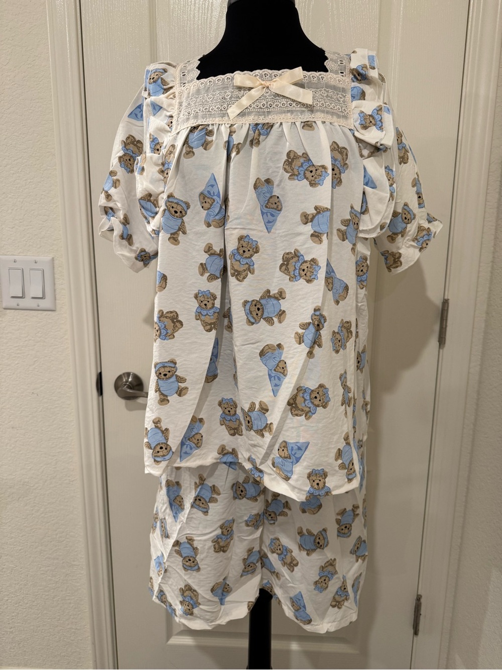 Classic Teddy Bear Print Pajama Short Set - Cream & Light Blue